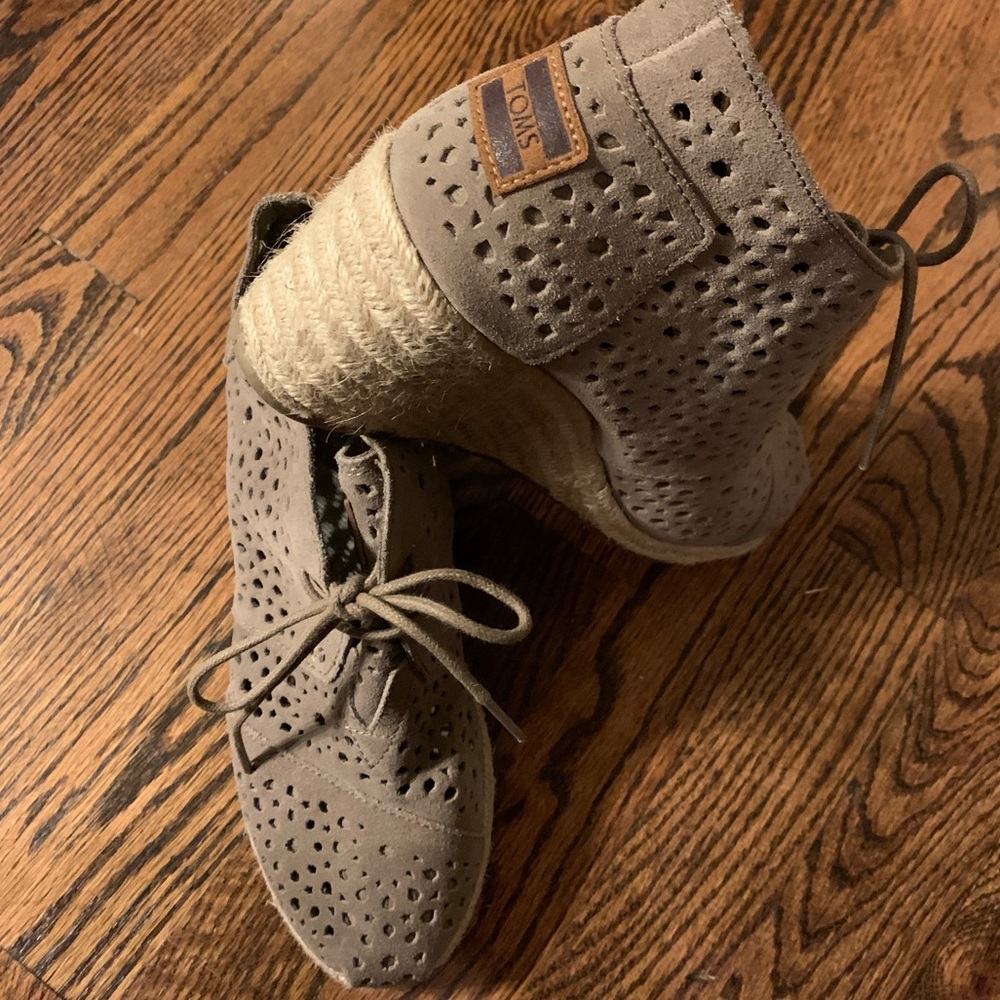 Taupe Toms Wedges